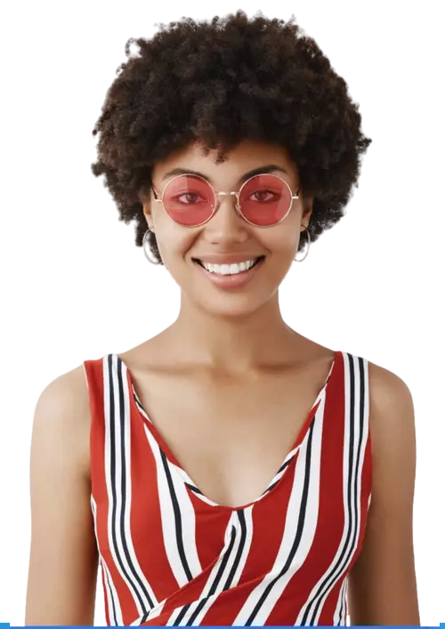 Foto jovem negra de óculos escuros, Uma modelo.